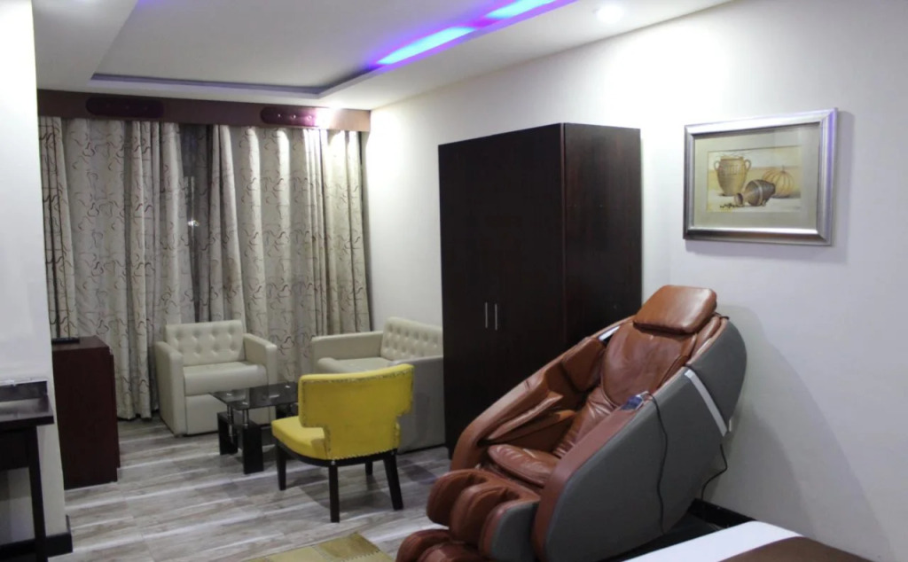 Capital Grand Hotel