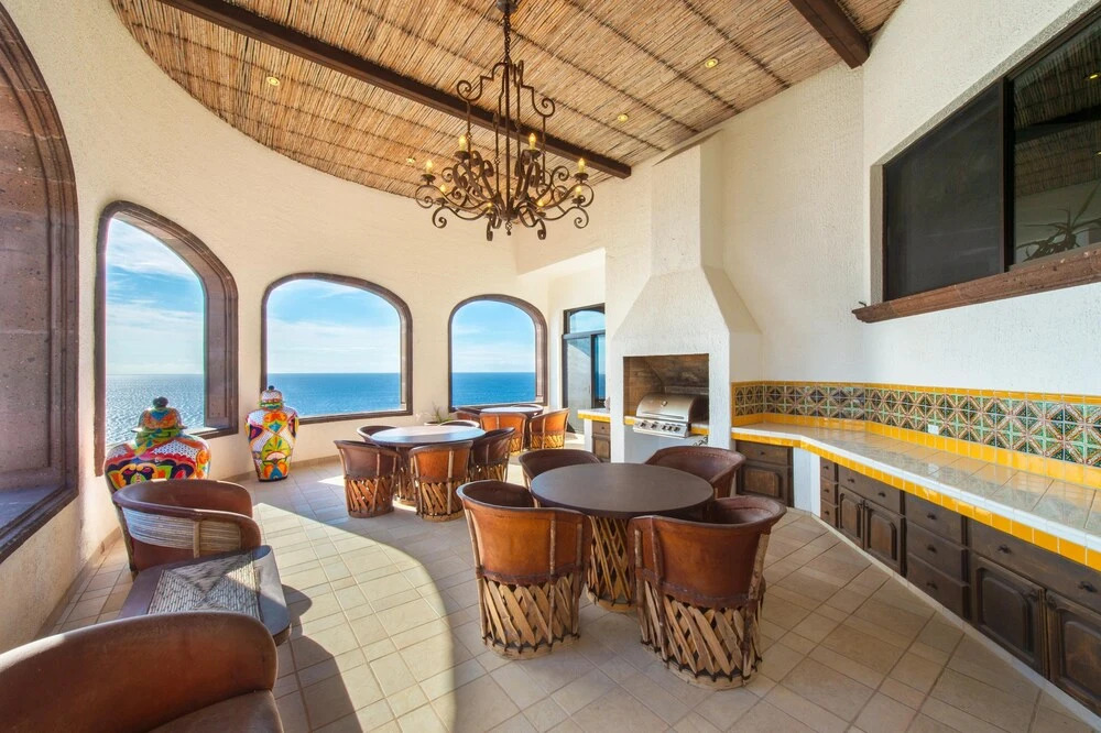 Amazing Oceanfront Villa Near Downtown: Villa Grande
