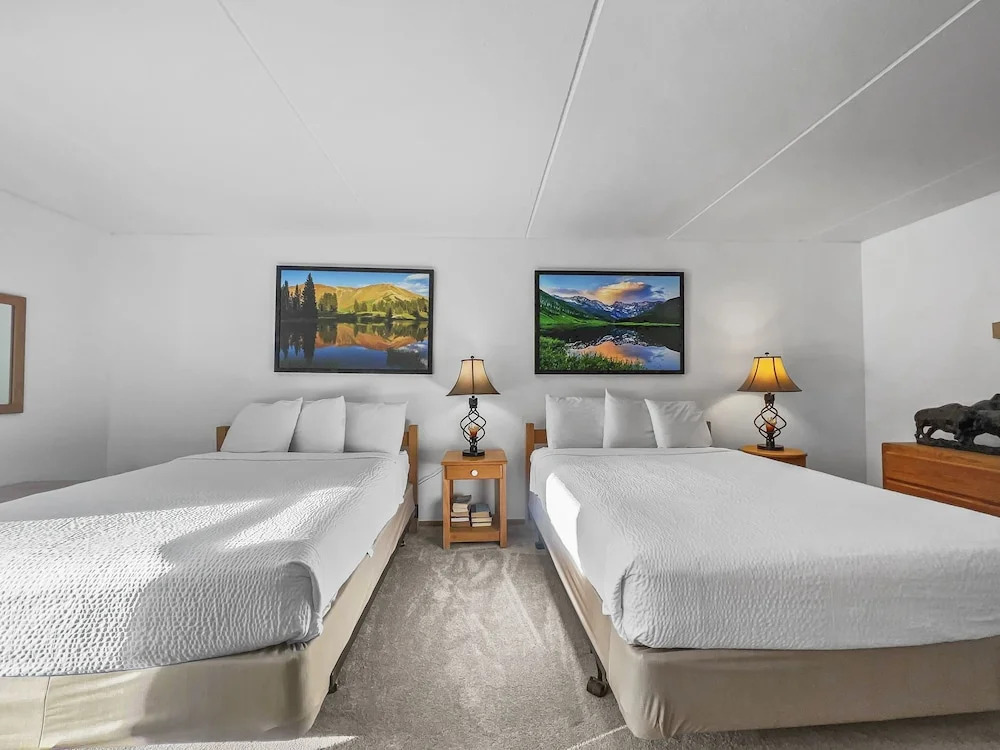 Sl299 Spruce Lodge 2br 2ba 2 Bedroom Condo by RedAwning