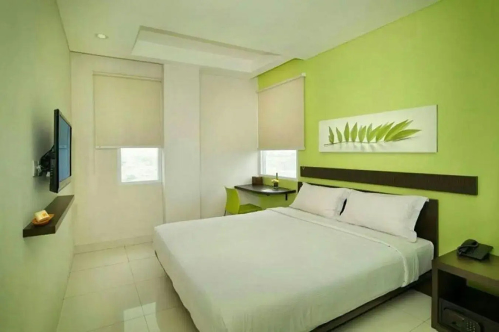 V Hotel Tebet