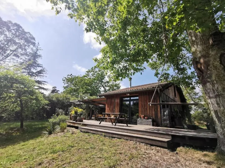 Maison bois au coeur de la nature. 2ha de terrain. Etangs