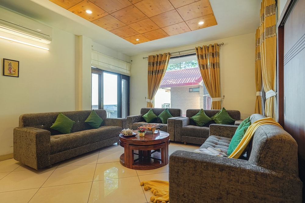 Alaya Stays Golden Meadow Villa