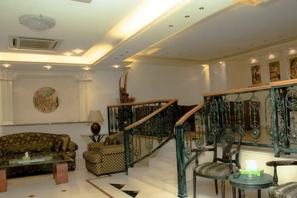 White House Suites