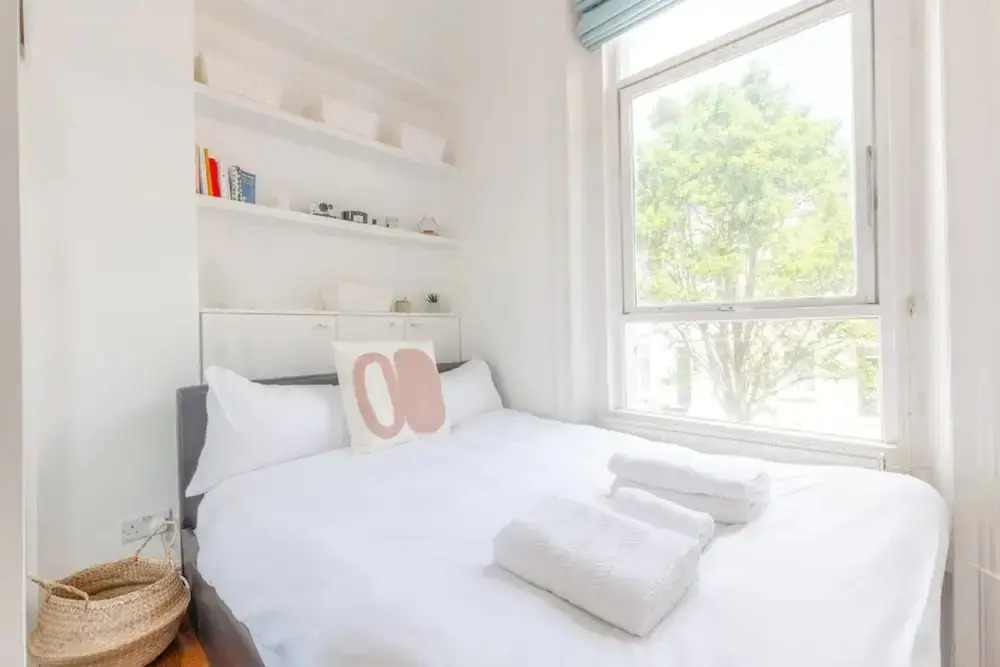 Contemporary 1 Bedroom Apartment in Heart of Shepherds Bush