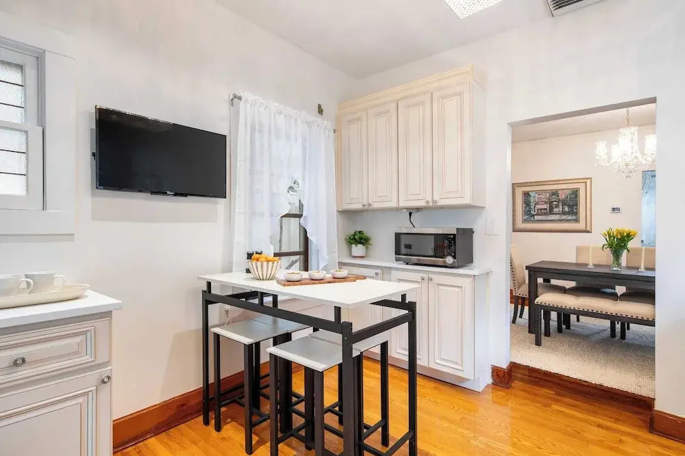 Las Olas Oasis by Avantstay Minutes to the Beach + Hot Tub