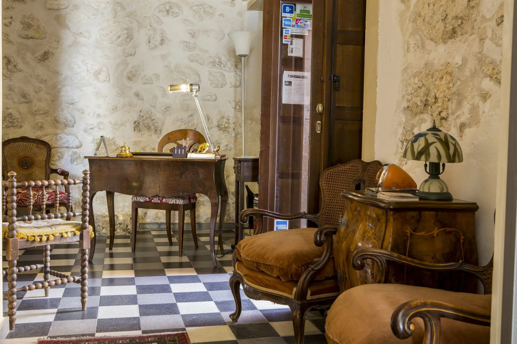 Lakkios charming suites and rooms