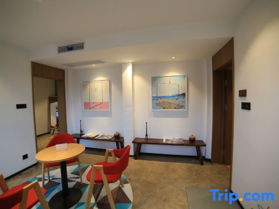 Jurong Baohua Mountain Yujing Shanfang Family-friendly Chinese Inn