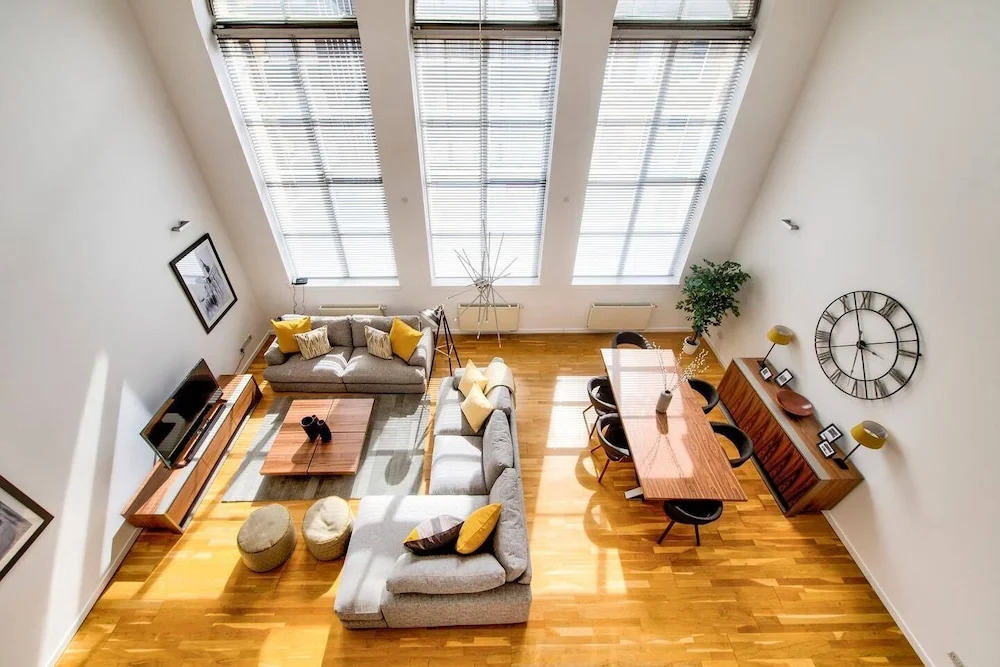 Stunning 2 Bed Apt in Merchant City With Parking