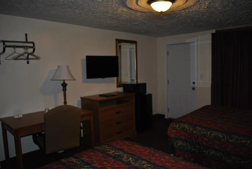 Turnpike Motel