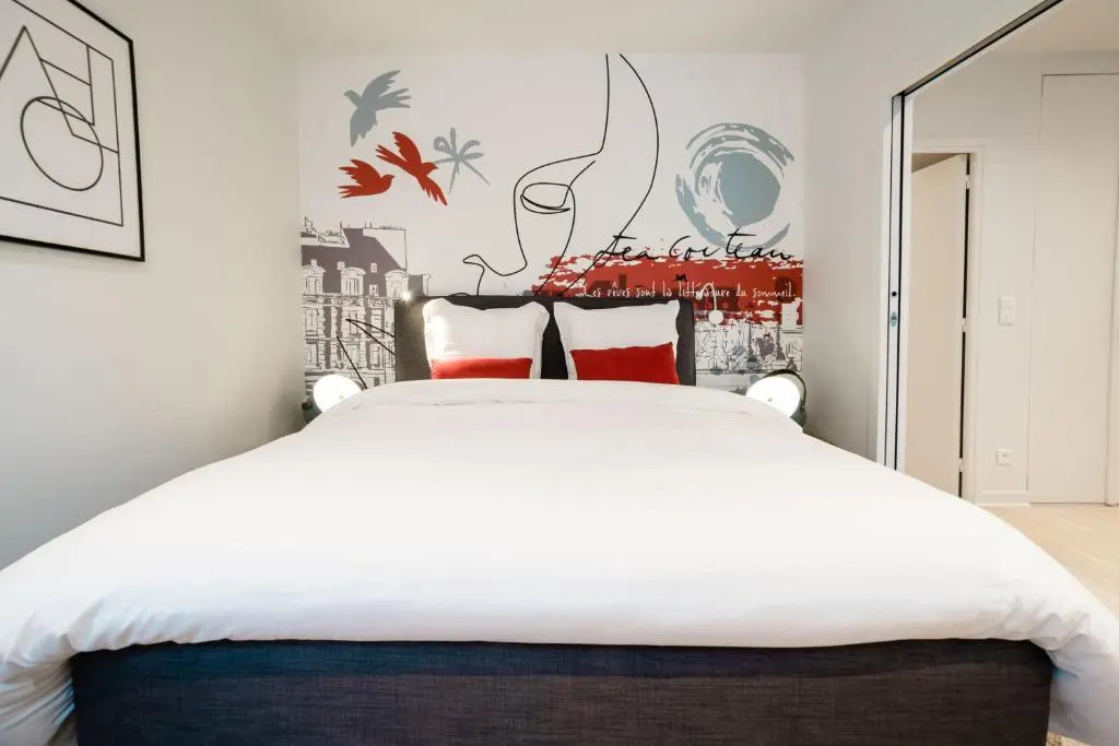 SUITE COCTEAU : au cœur de la Rive Gauche, neuf, design, 2/4/6 personnes