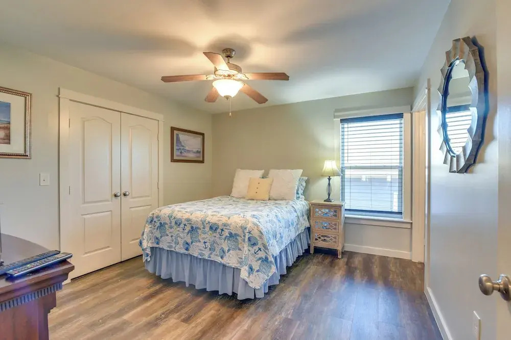 Galveston Vacation Home: 2 Mi to Galveston Beach!