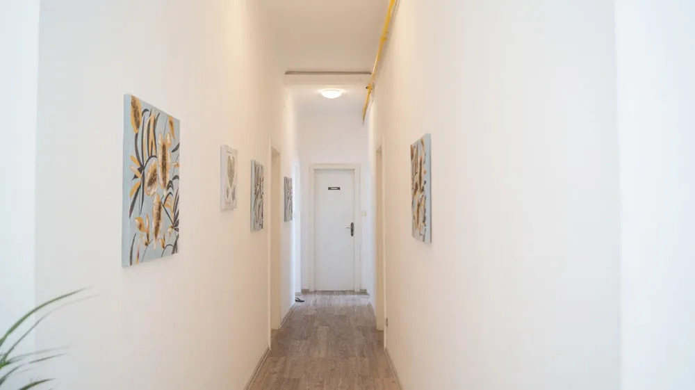 Shared Modern Apartment Schönbrunn - Budget Stylish Room