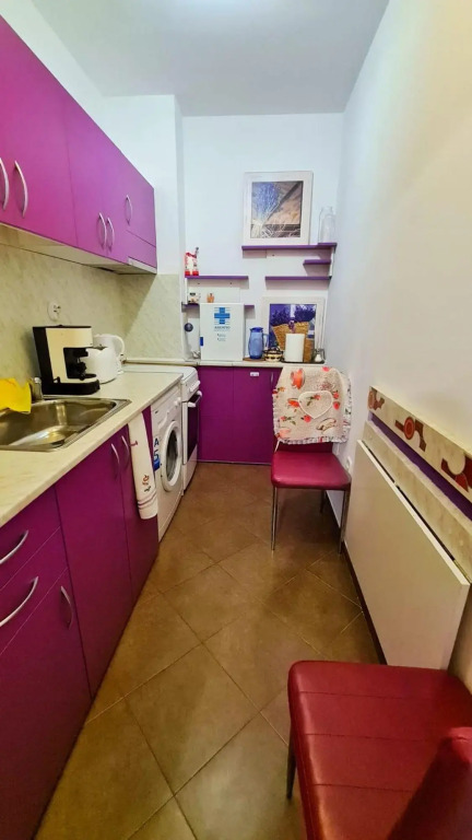 Roxy Apartment