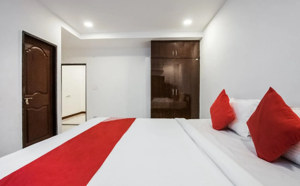 OYO 27720 V Hotel Gachibowli