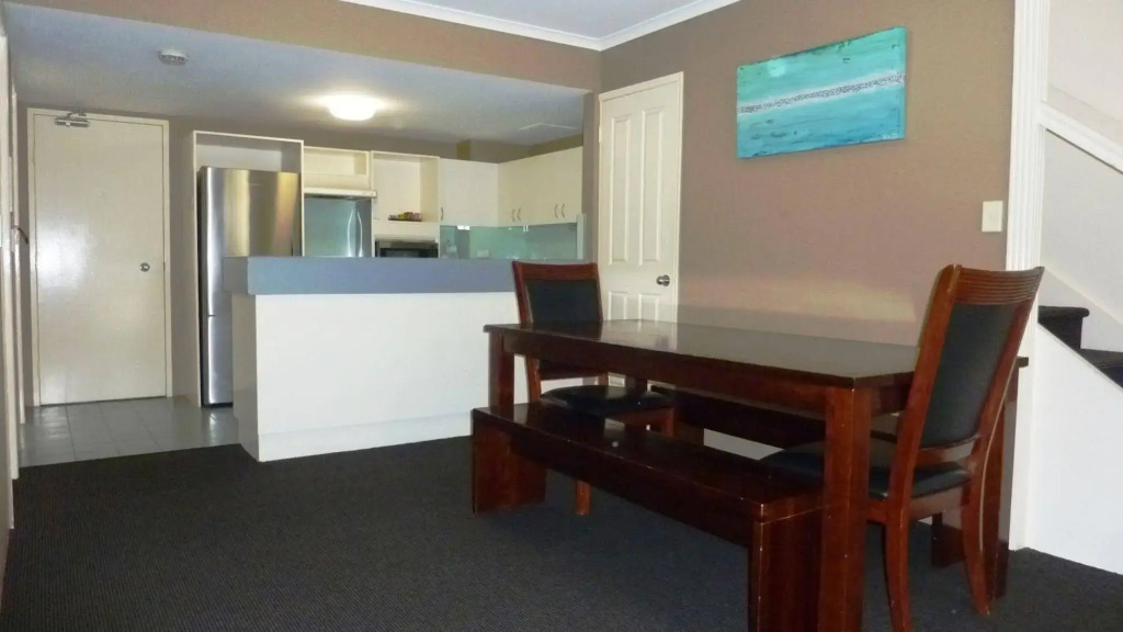 Toowong Inn & Suites