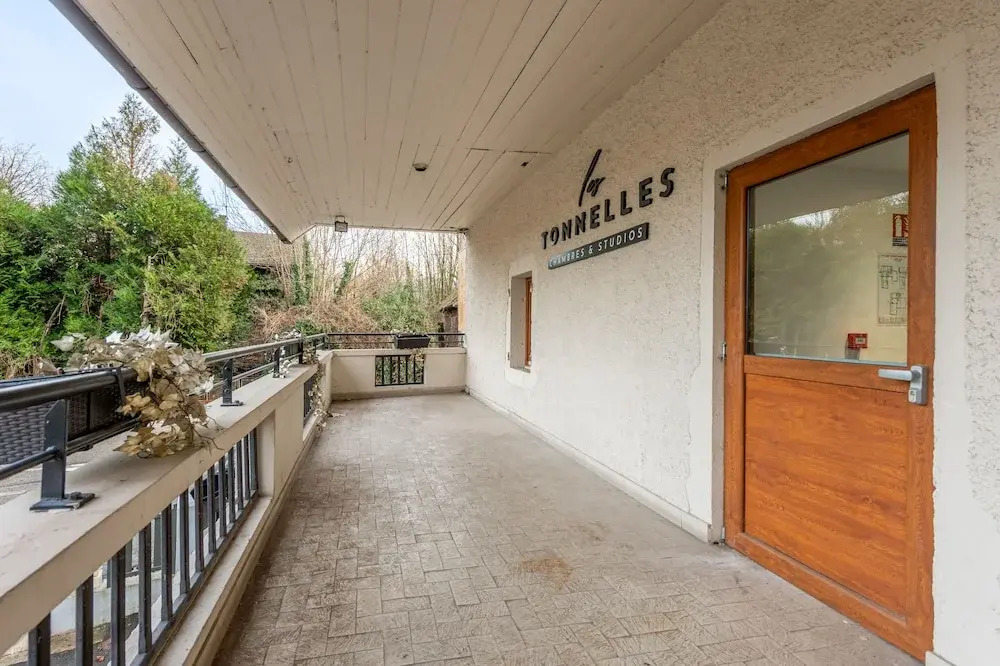 Les Tonnelles