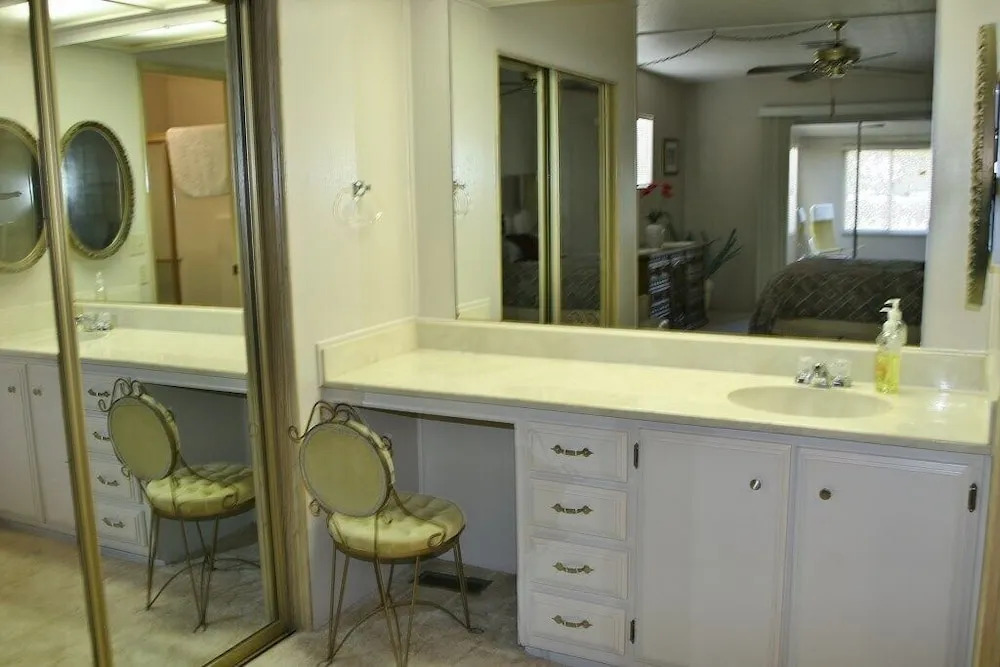 Roadrunner Club 38 - 2 Br Home