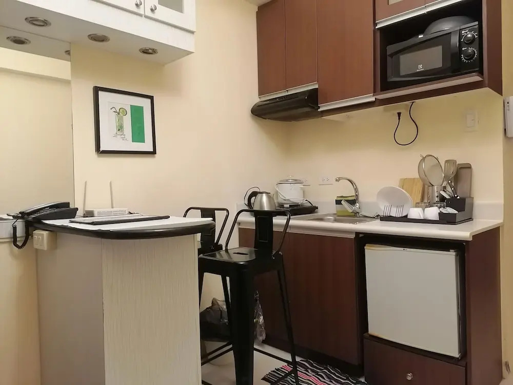 Cozy Condo near US EmbassyErmita Manila/ Roxas blvd/ Dolomite beach