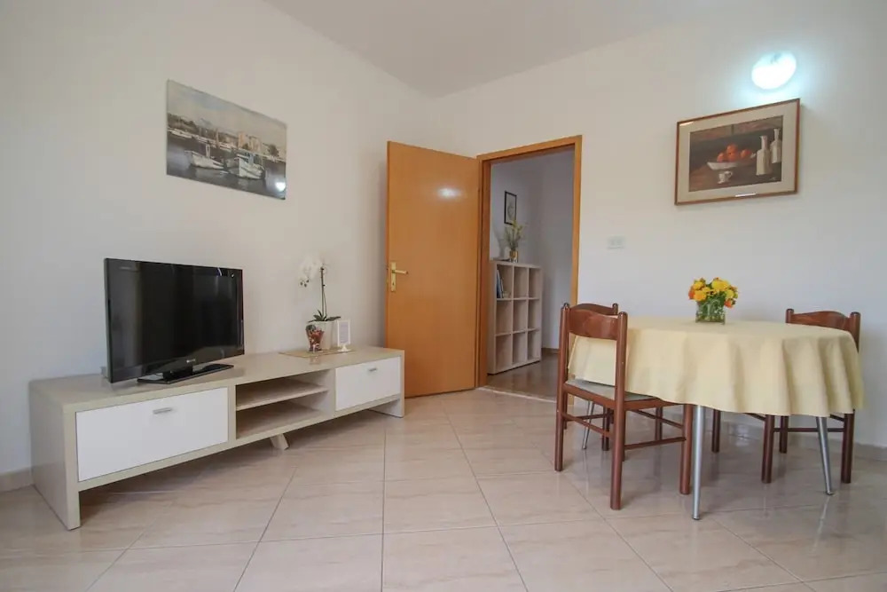 Apartment Maena