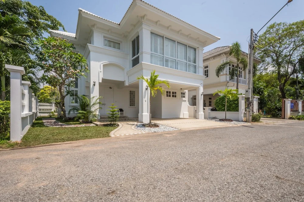 Exclusive Beachfront Villa