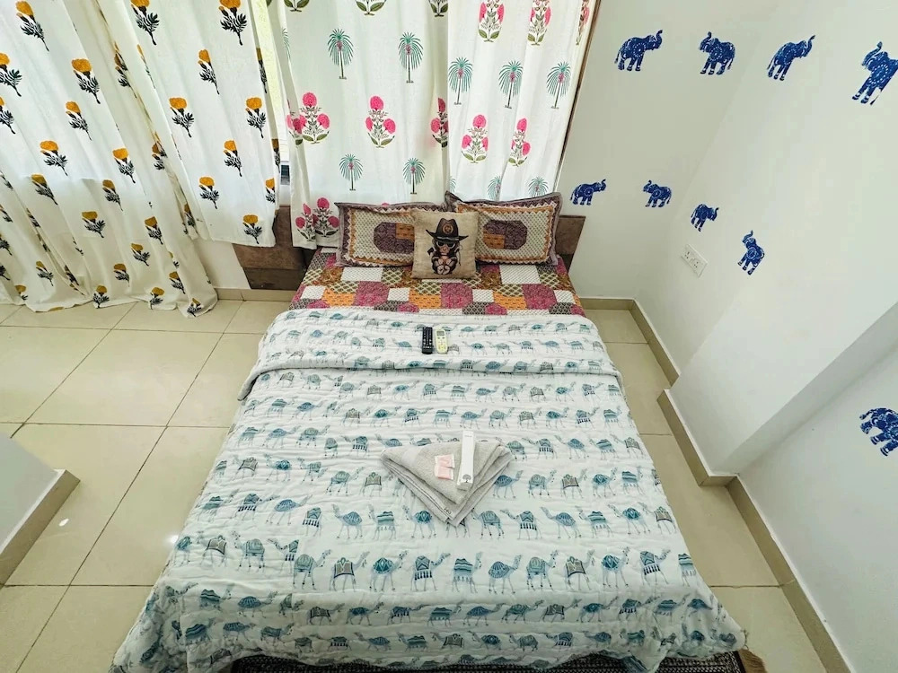 Hotel Radha Ratan Inn