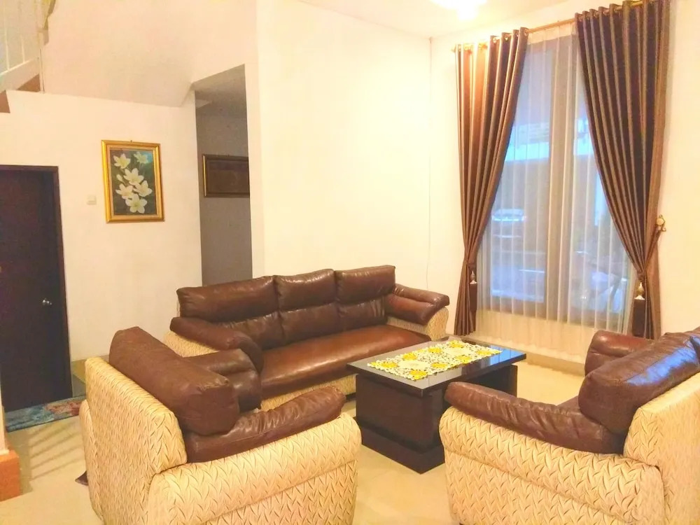 Fams Homestay by FH Stay