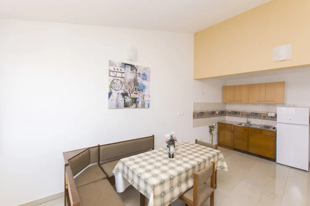 Apartments and Room Central Position