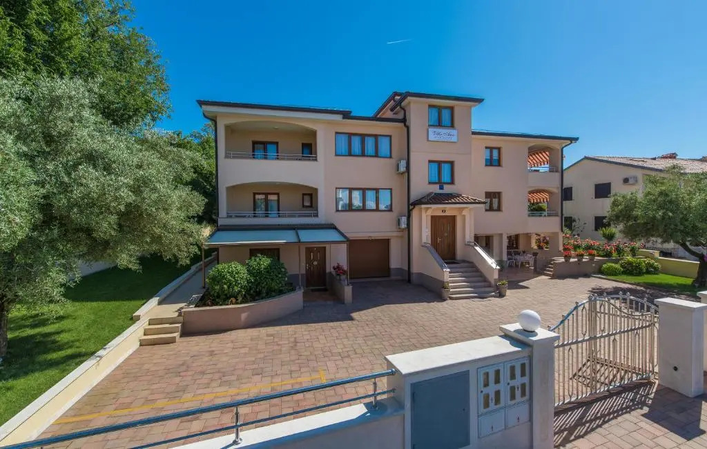 Apartments Villa Ana