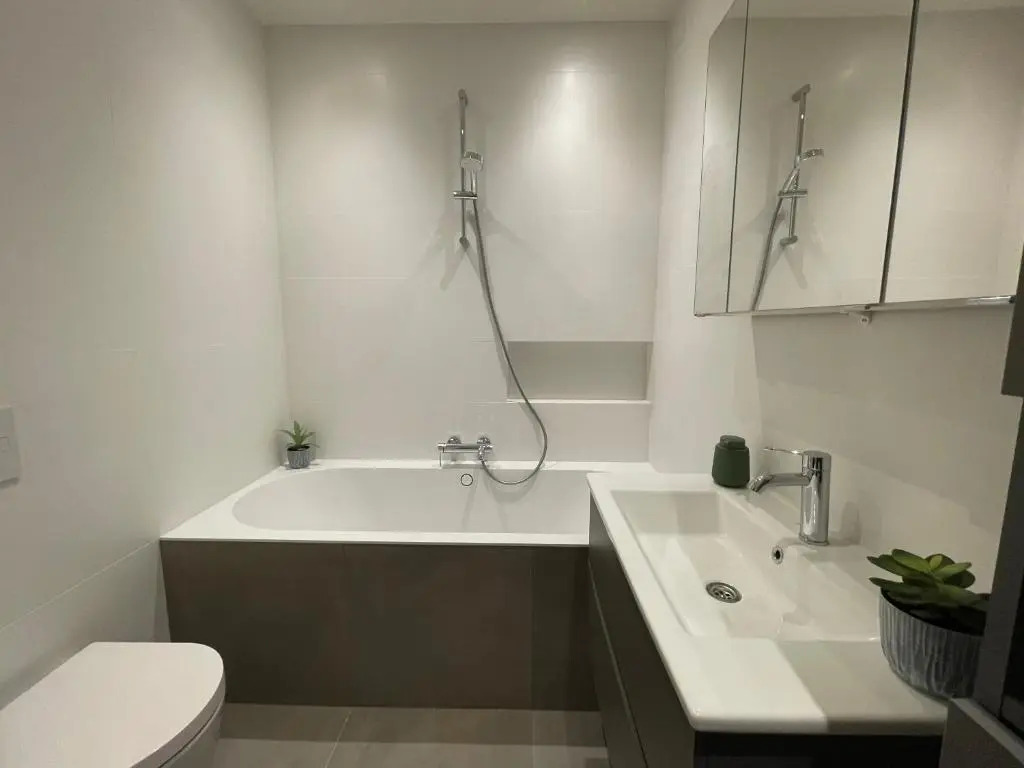Beautiful 2-bedroom apartment 5 min from center with free parking