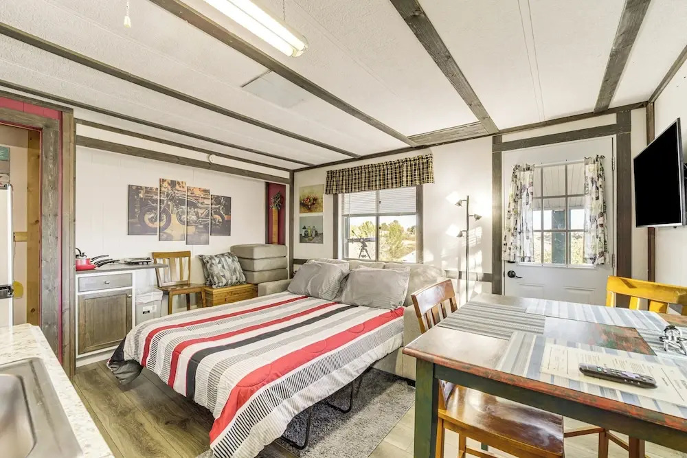6 Mi to Old Town, Panoramic Views: Cottonwood Gem!
