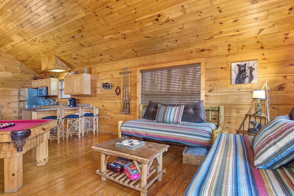 Only Dreamin' Cabin w/ Private Hot Tub