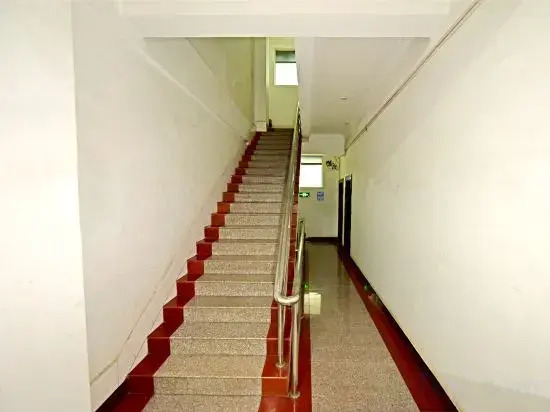 Yuxi Jinyan Hotel