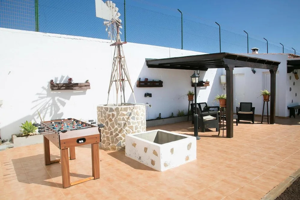 Villa With 4 Bedrooms in Las Palmas, With Wonderful Mountain View, Private Pool, Enclosed Garden