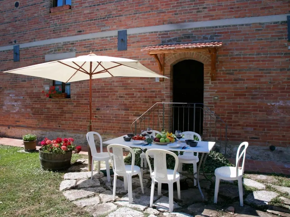 Lovely farmhouse in Tuscany with panoramic view