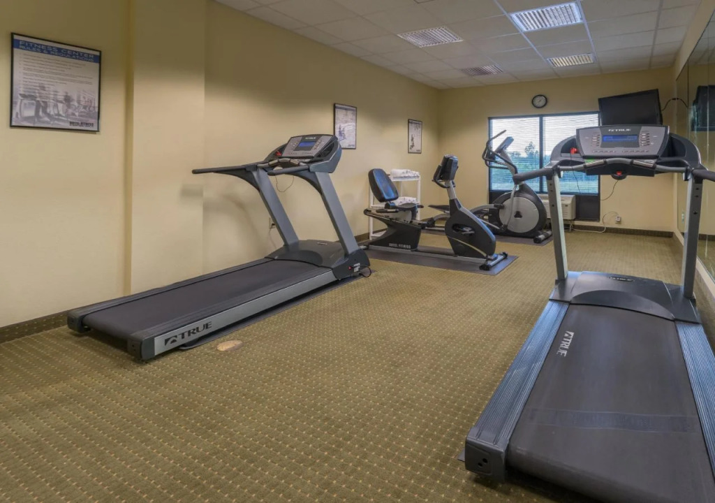 Holiday Inn Express & Suites Lexington North West-The Vineyard by IHG