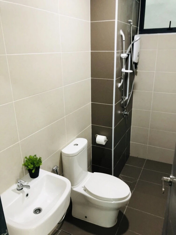 Midvalley Southkey Marina Residence By Elvis