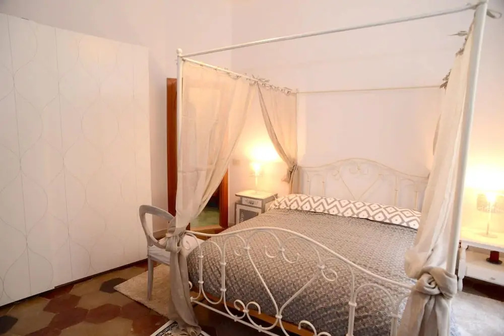 Apartment with 2 Bedrooms in Pozzuoli, with Wonderful Sea View And Wifi - 150 M From the Beach