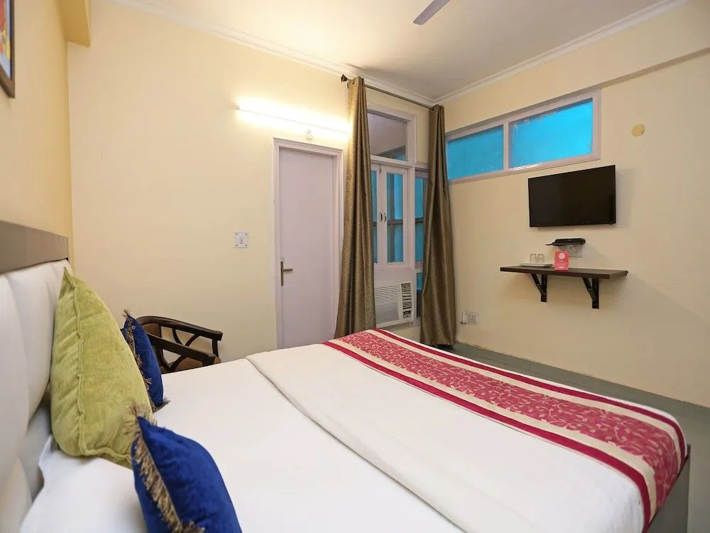 OYO 9527 Hotel Mascot Quattro
