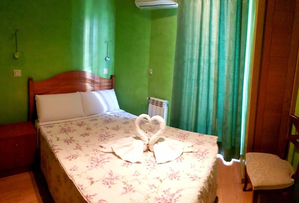 Hostal Naranjos