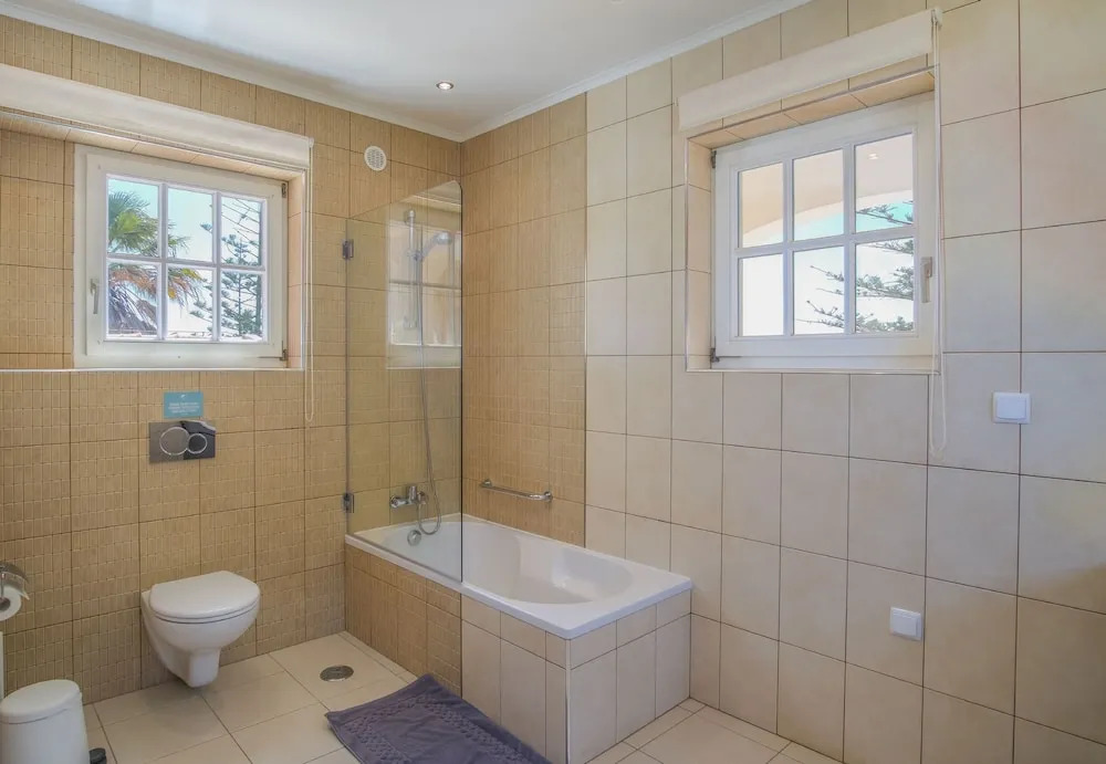 Vale Verde in Lagos With 6 Bedrooms and 4 Bathrooms