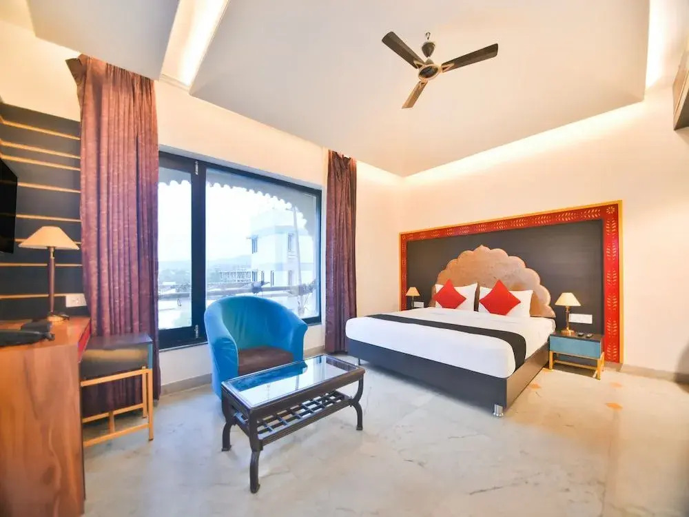 Capital O 38052 Hotel Bhopal Palace