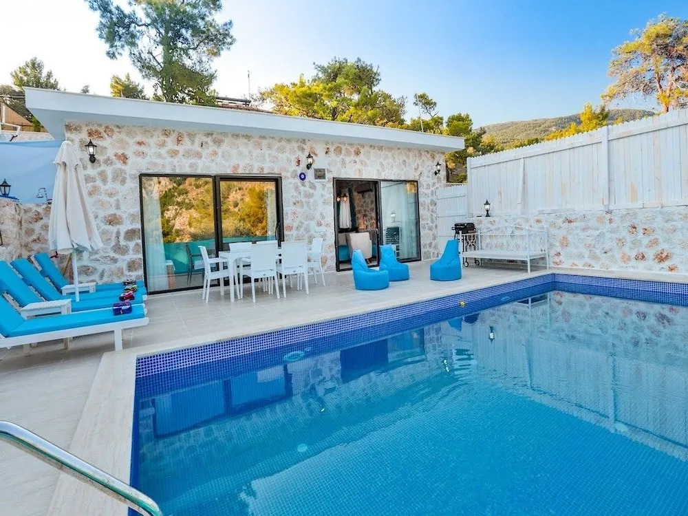 Villa Stone 2