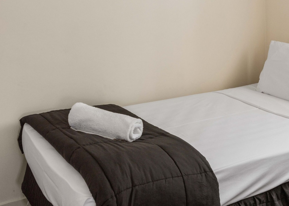 Swell Apartments - by Burleigh Letting