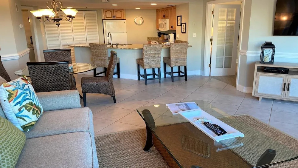 2518 Mare 2 Bedroom Condo
