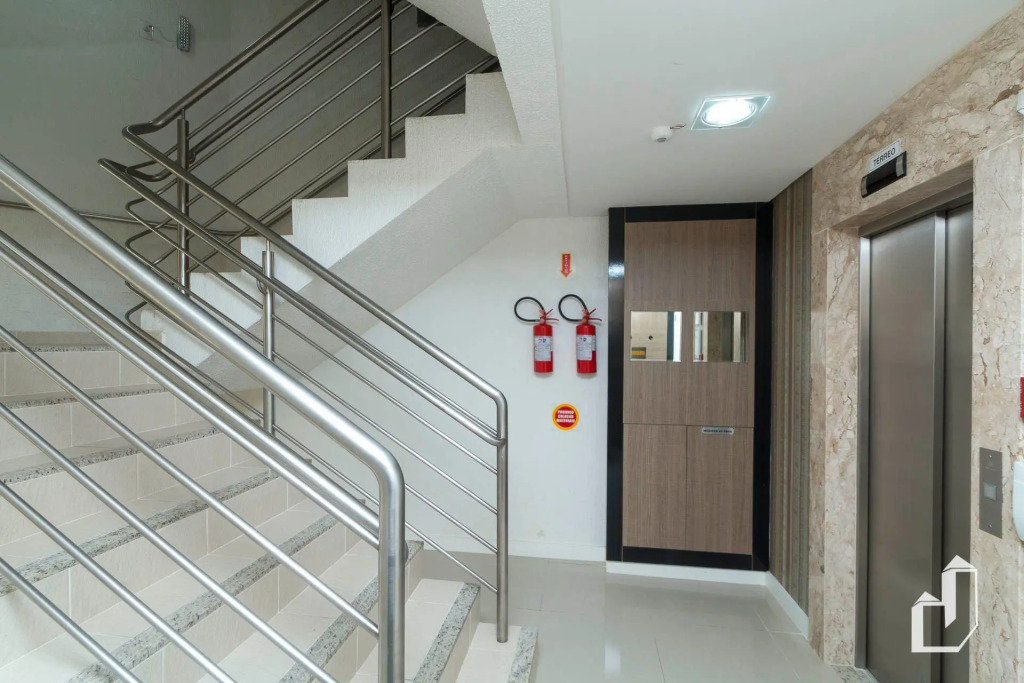 Apartamento Com 03 Dormitórios