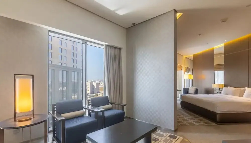 Elegant 1BR Near Wafi Mall Central Dubai Stay