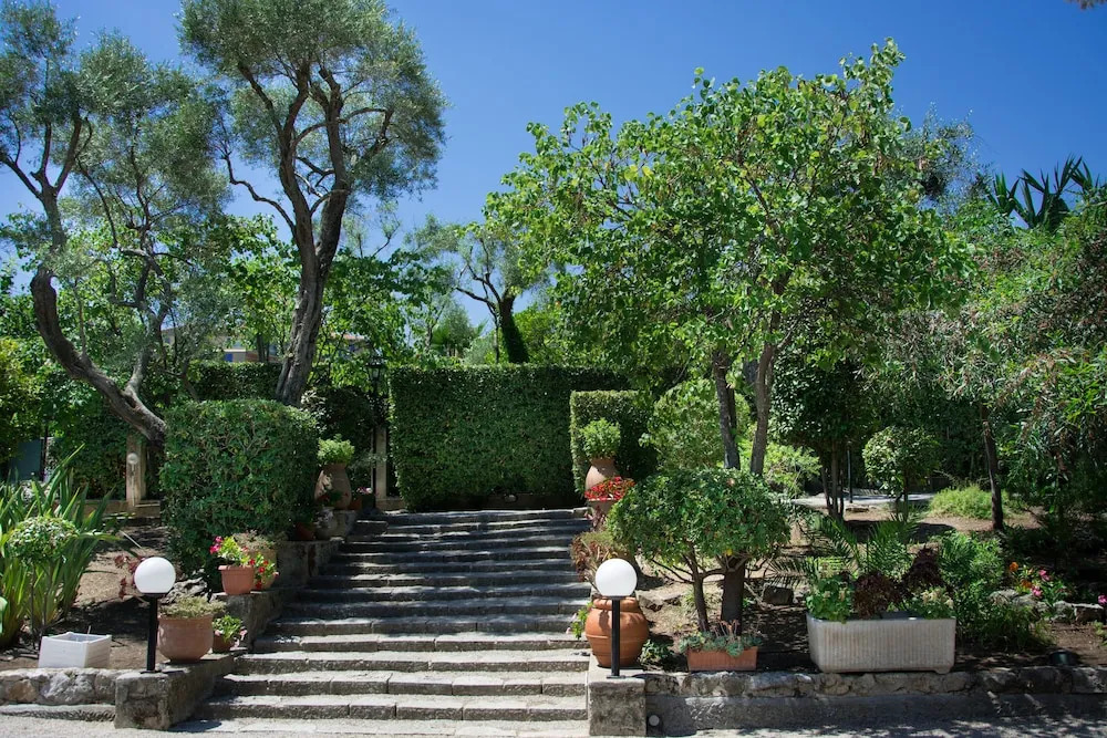 Hotel Mas Djoliba