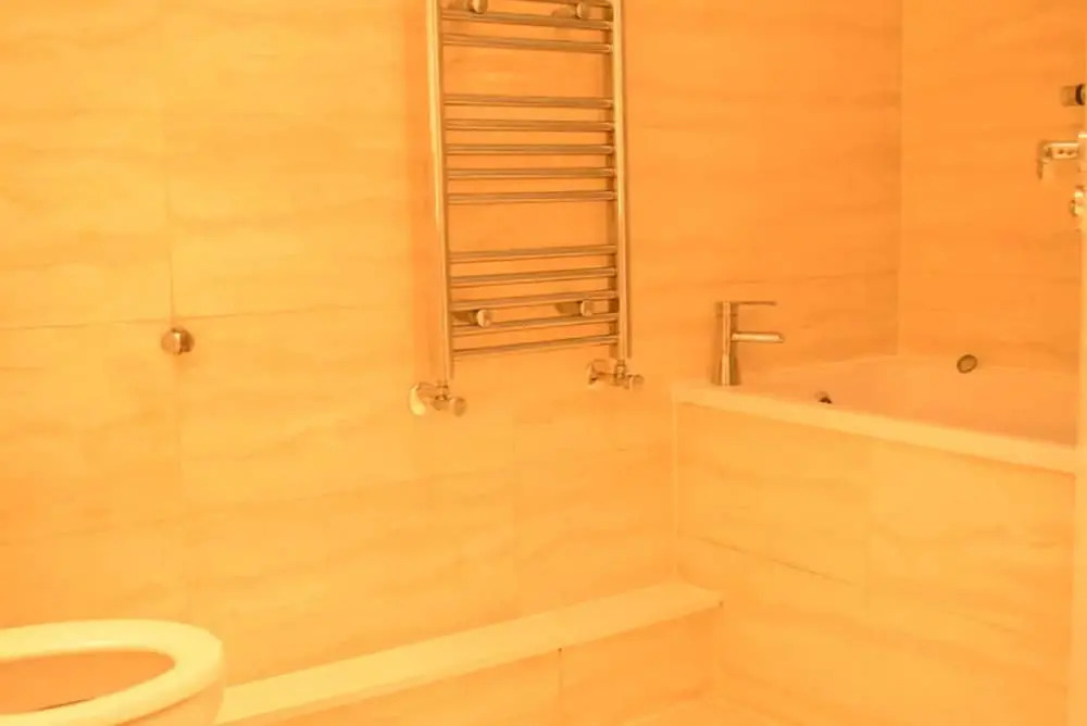 2 Bedroom Apartment in White City