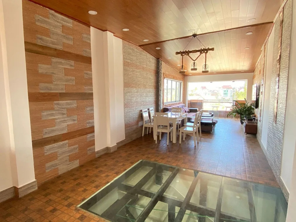 Sunny House