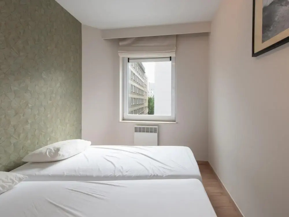 Beautiful Apartment With Lateral sea View